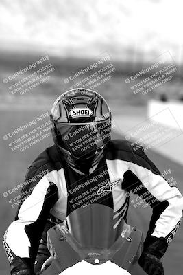 media/Mar-28-2022-Superbike Trackdays (Mon) [[b8603d0f67]]/Around the Pits/